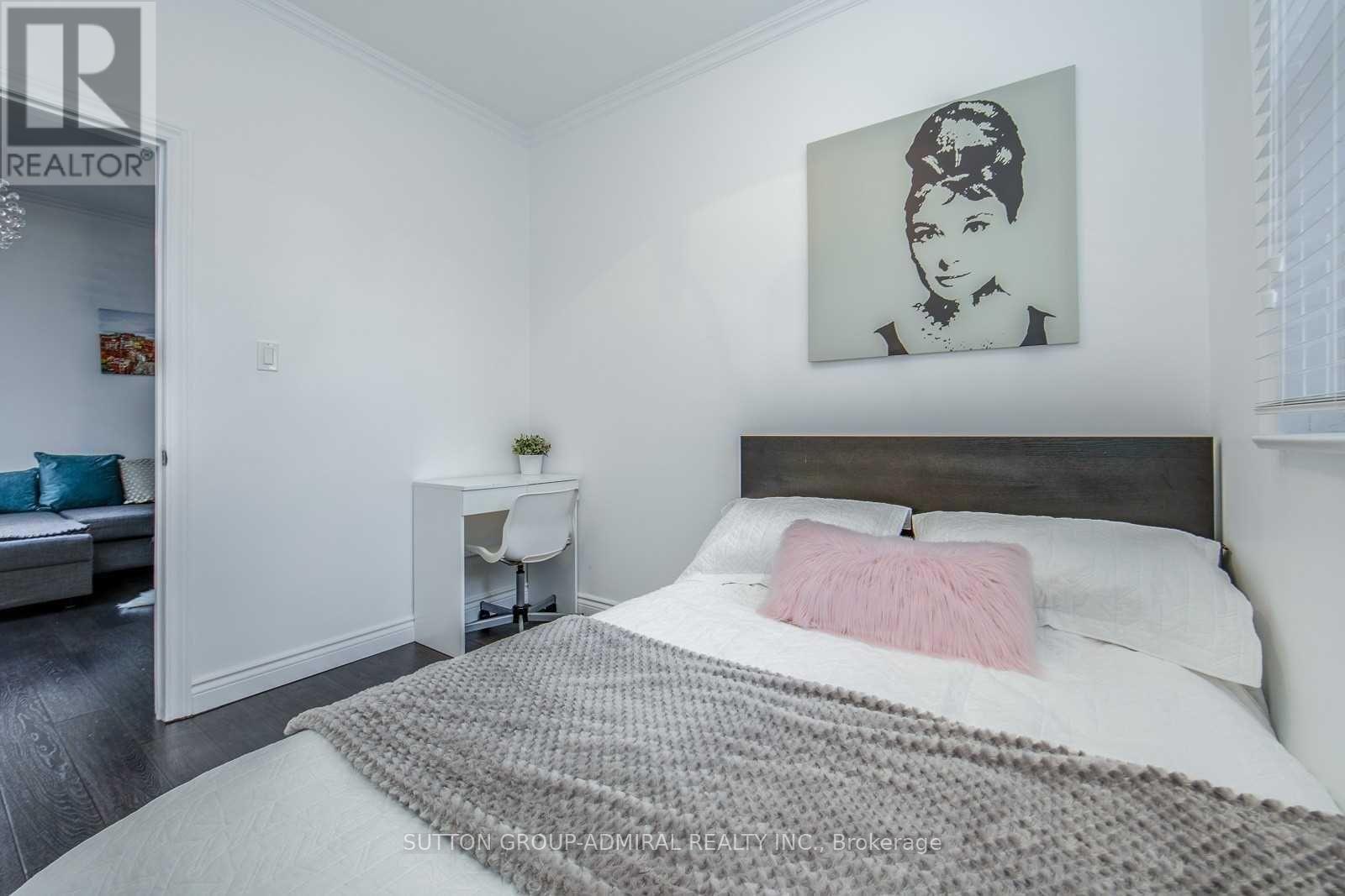 53 Rhodes Avenue, Toronto, Ontario  M4L 2Z8 - Photo 11 - E12118366