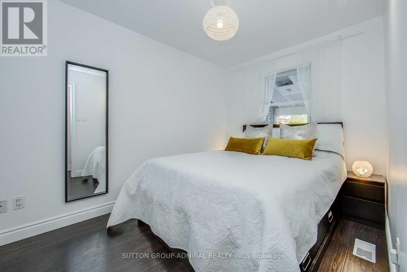53 Rhodes Avenue, Toronto, Ontario  M4L 2Z8 - Photo 13 - E12118366