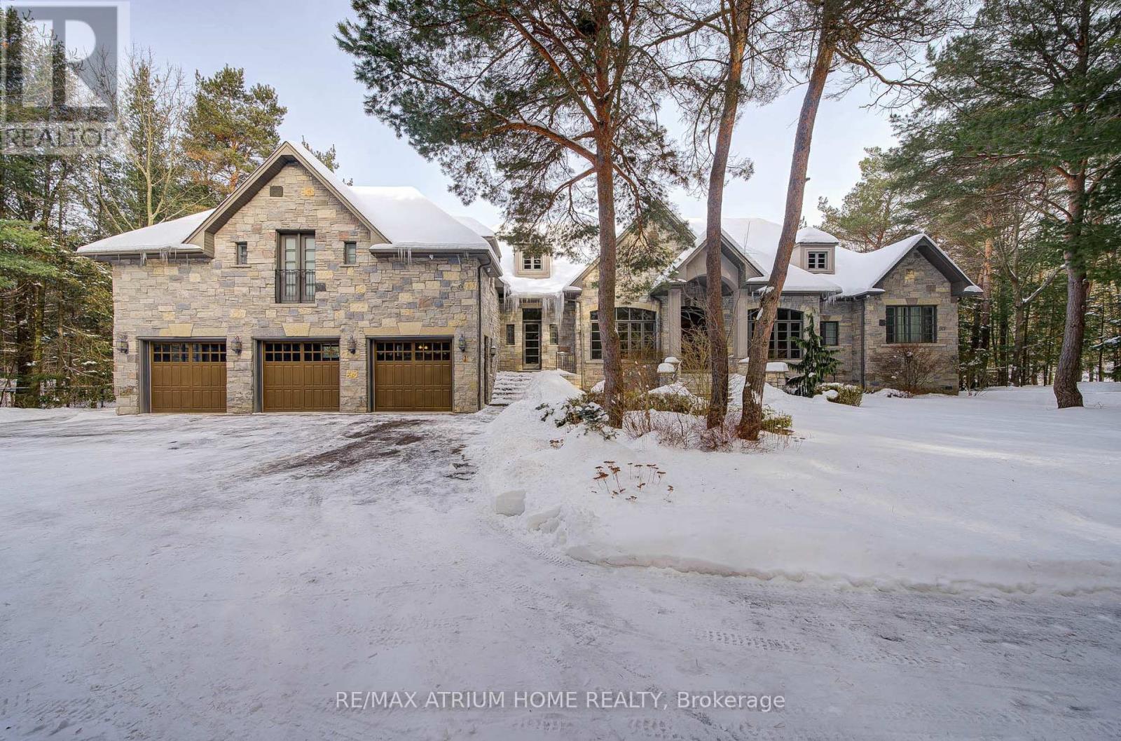 Property at 10 WOODLOT COURT image 2