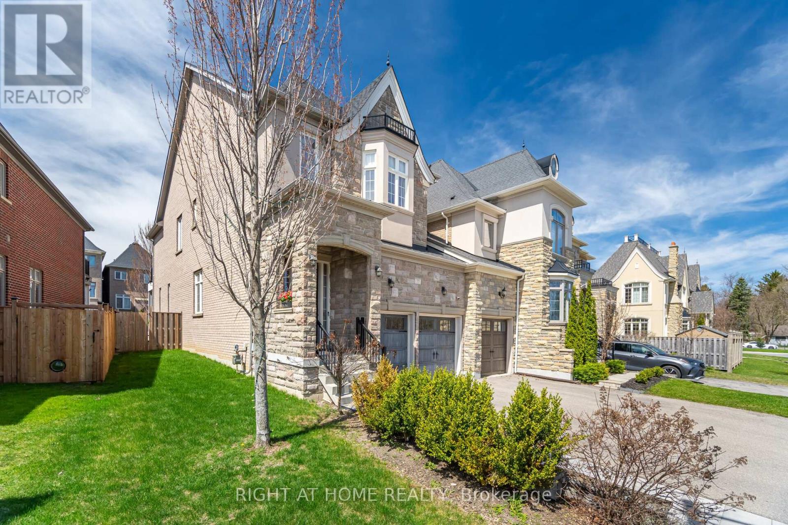 Property at 77 ROBERT BERRY CRESCENT image 3