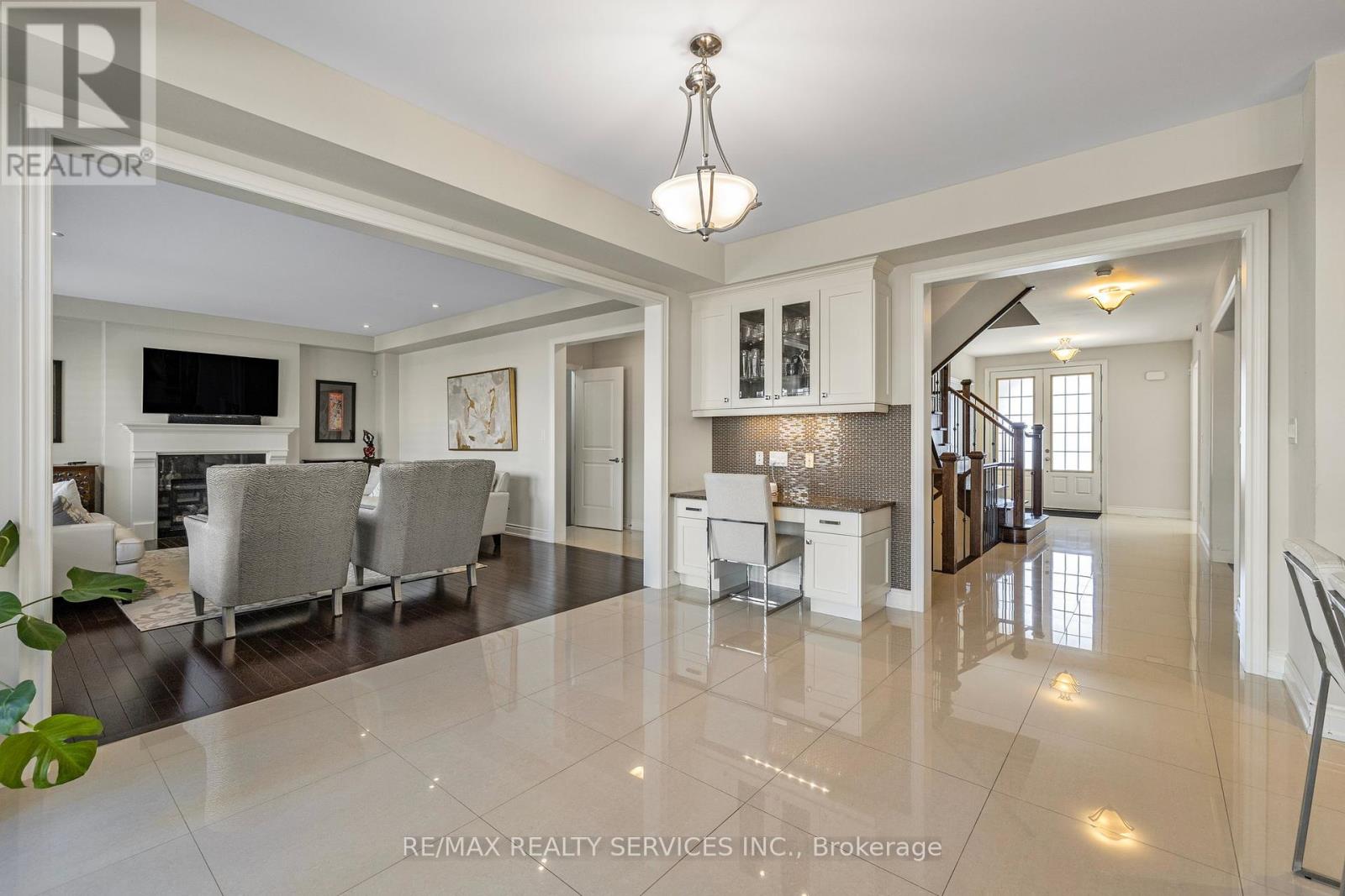 5 Perth Street, Brampton (Snelgrove), Ontario  L6Z 4P3 - Photo 17 - W12118276