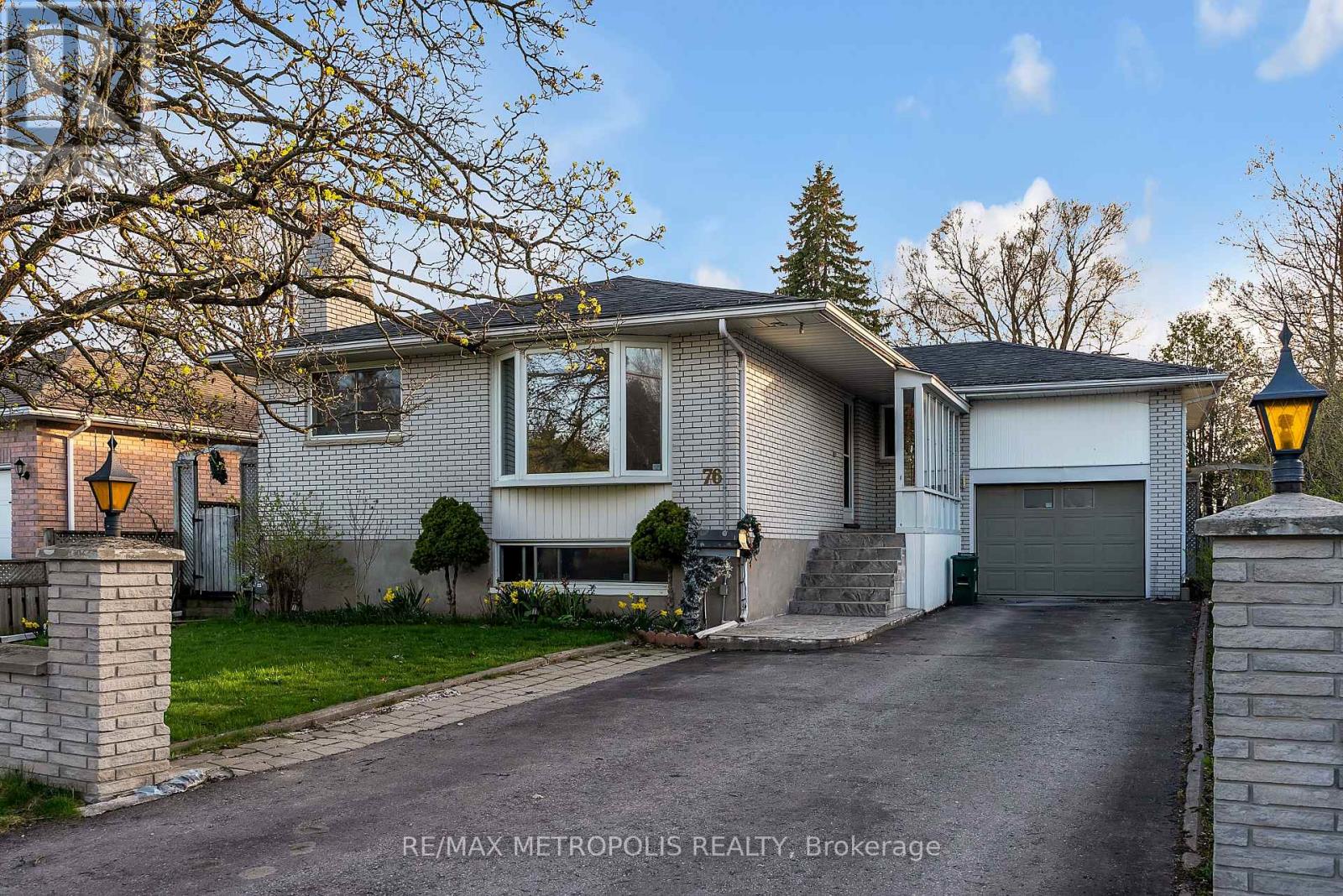 76 Gilbert Street, Belleville, Ontario  K8P 3H2 - Photo 1 - X12118372