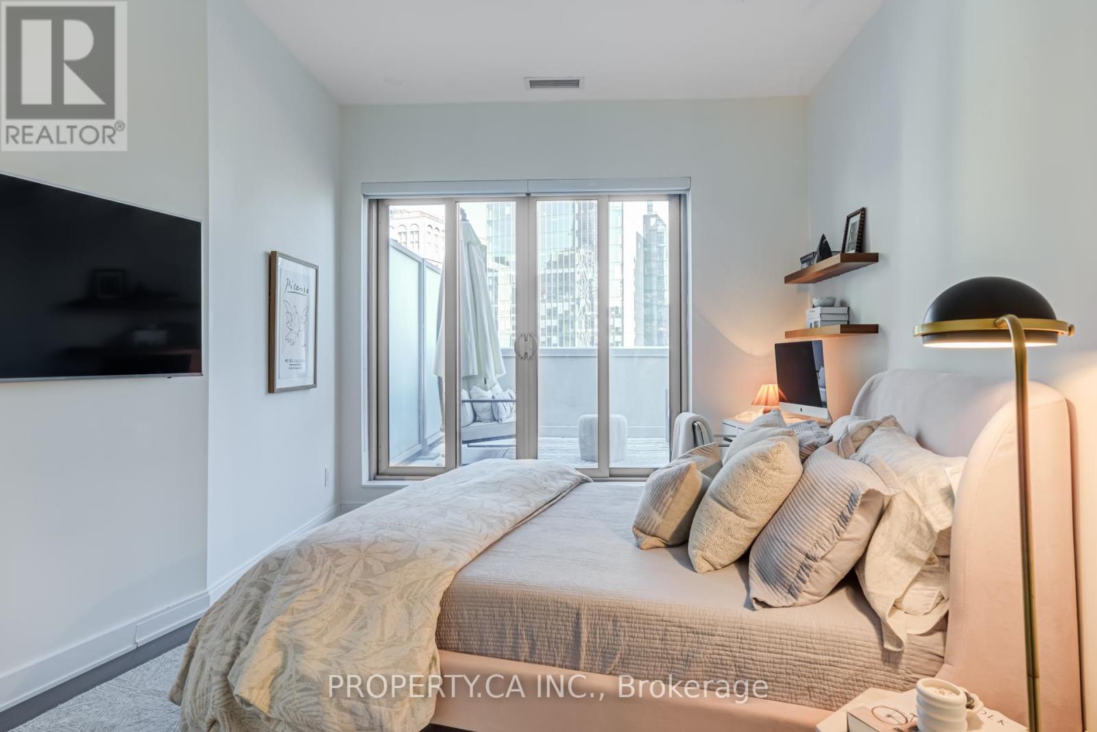 Ph1205 - 55 Front Street E, Toronto, Ontario  M5J 1B3 - Photo 16 - C12116207
