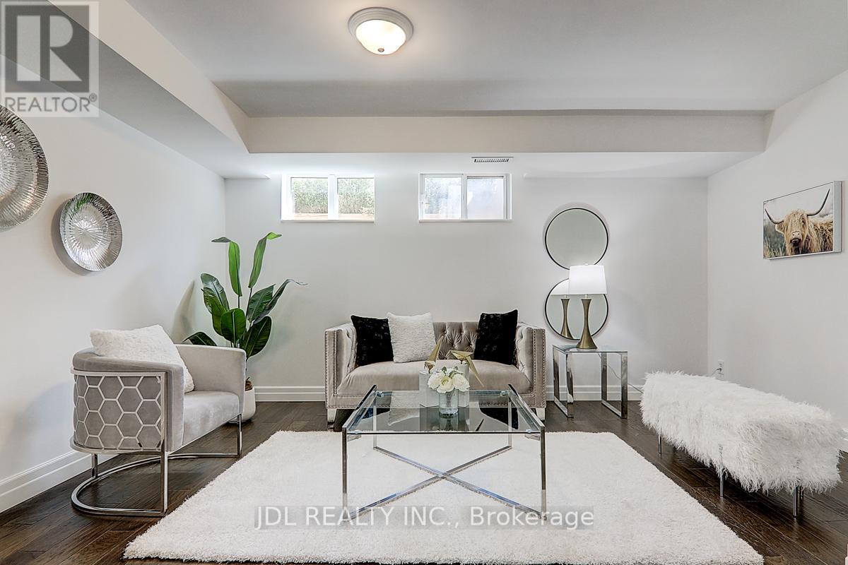 Th6 - 934 Mount Pleasant Road, Toronto, Ontario  M4P 2L6 - Photo 28 - C12118357