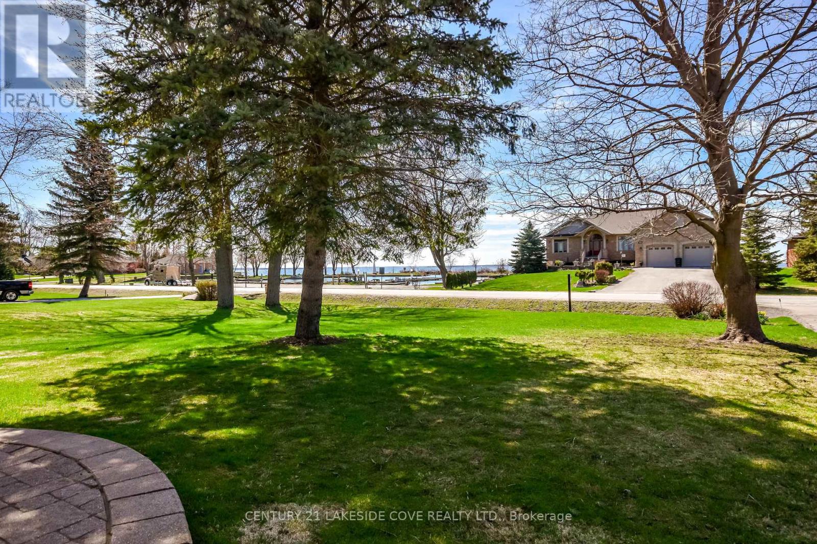 121 Bayshore Drive, Ramara, Ontario  L0K 1B0 - Photo 36 - S12117827