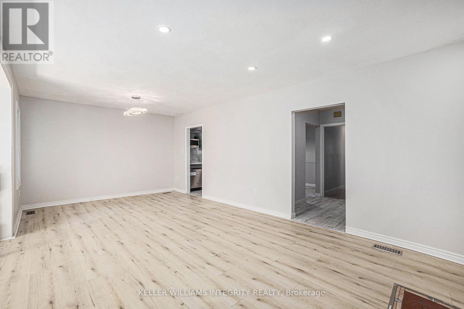 1401 Lowen Drive, Ottawa, Ontario  K1V 1H3 - Photo 10 - X12118392