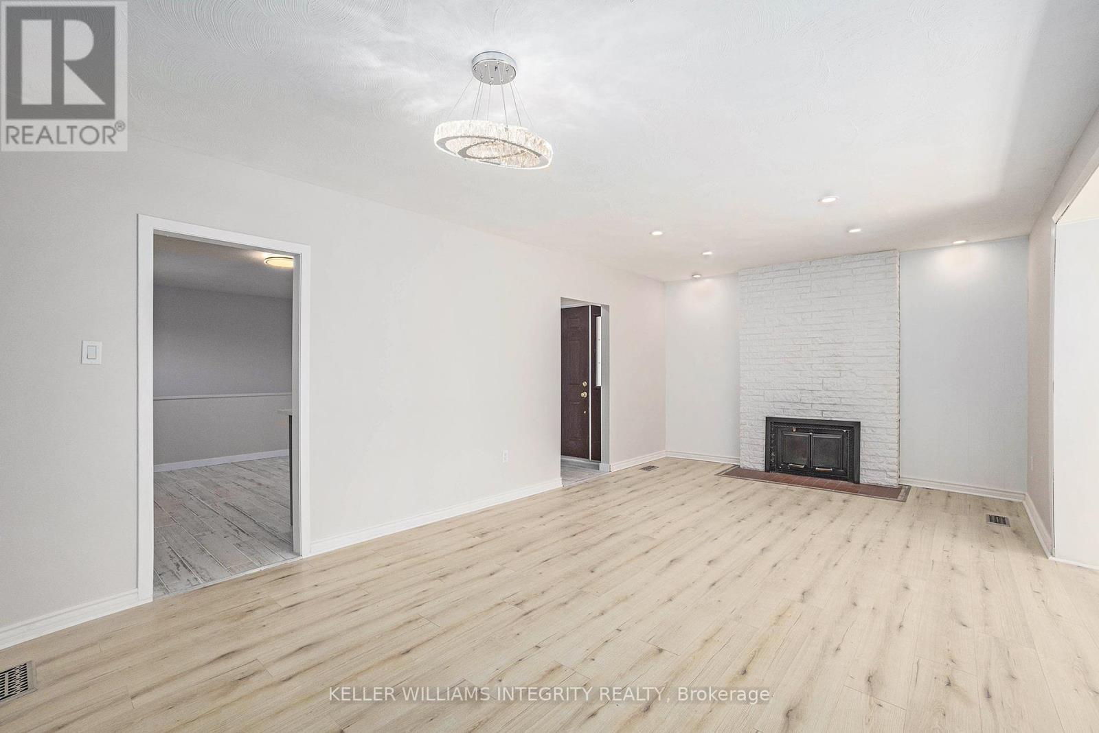 1401 Lowen Drive, Ottawa, Ontario  K1V 1H3 - Photo 8 - X12118392