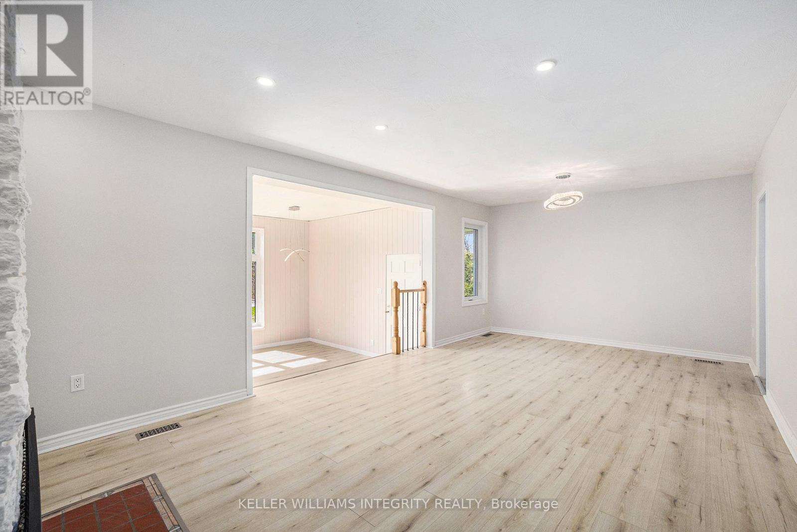 1401 Lowen Drive, Ottawa, Ontario  K1V 1H3 - Photo 9 - X12118392