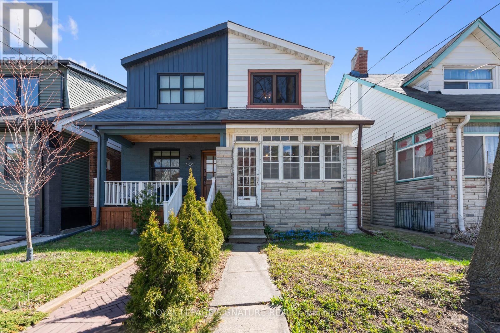 <div class="slider-price">$799,000</div><p>99 Kent Road, Toronto, Ontario</p>