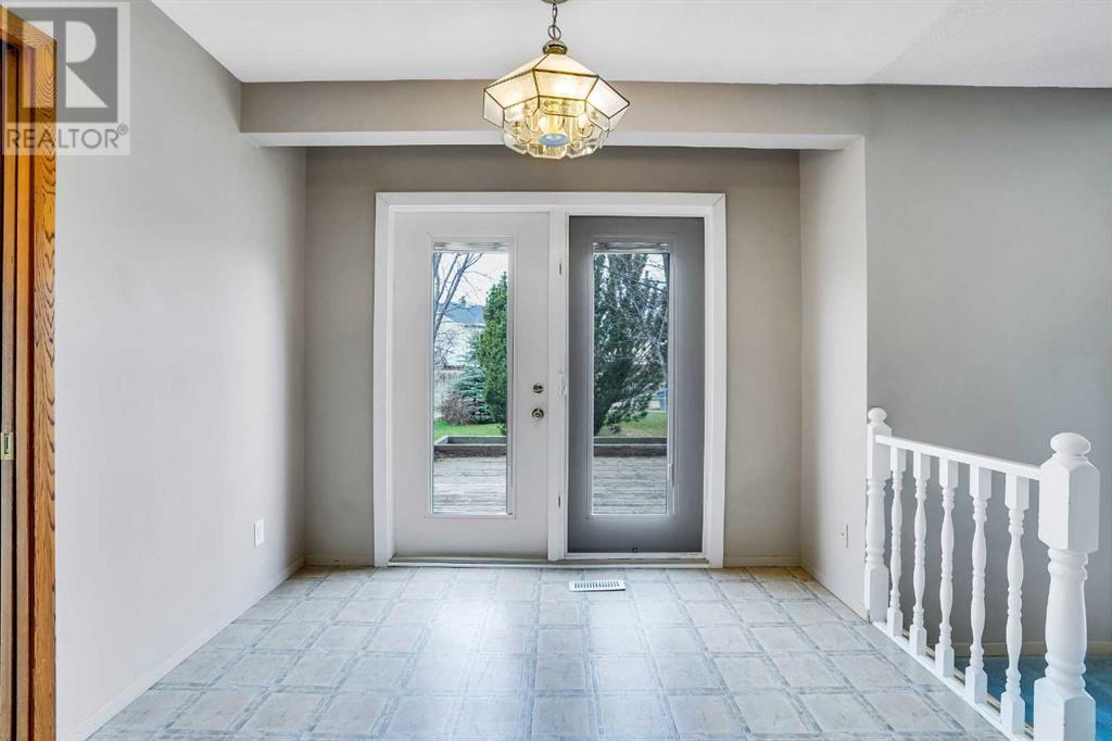 30 Athabasca Crescent, Crossfield, Alberta  T0M 0S0 - Photo 9 - A2215731