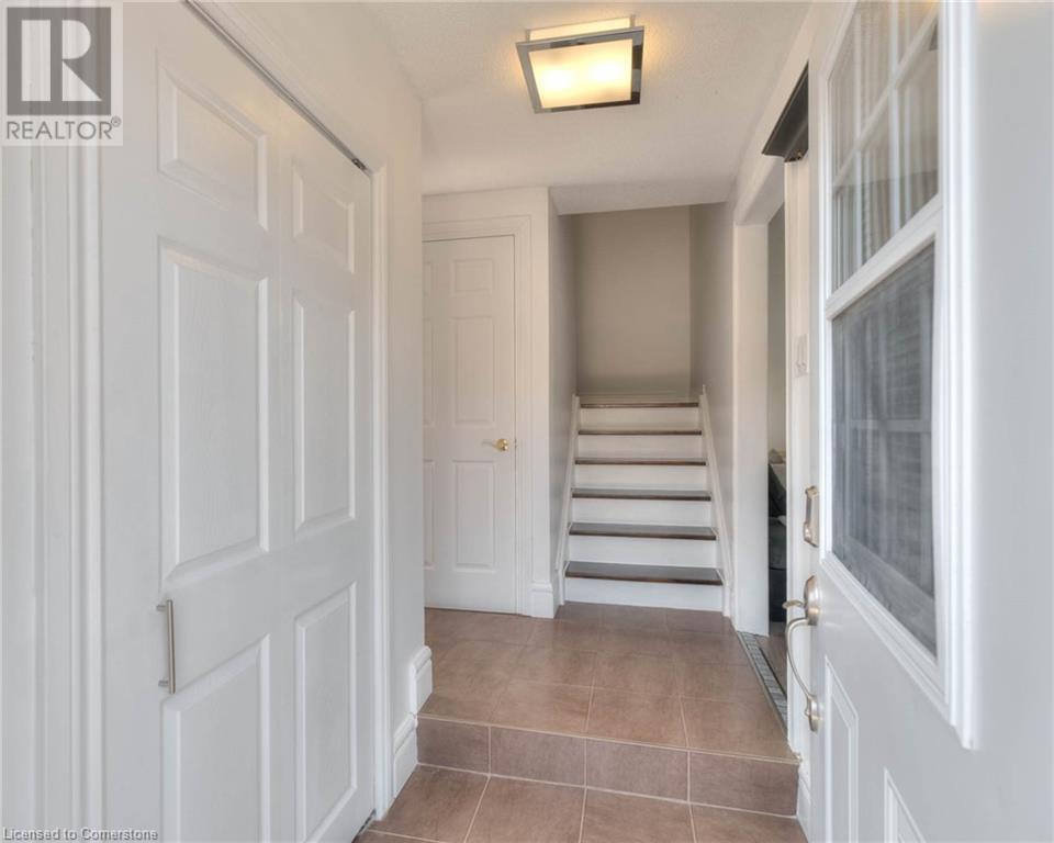 Property at 30 UXBRIDGE Crescent image 5