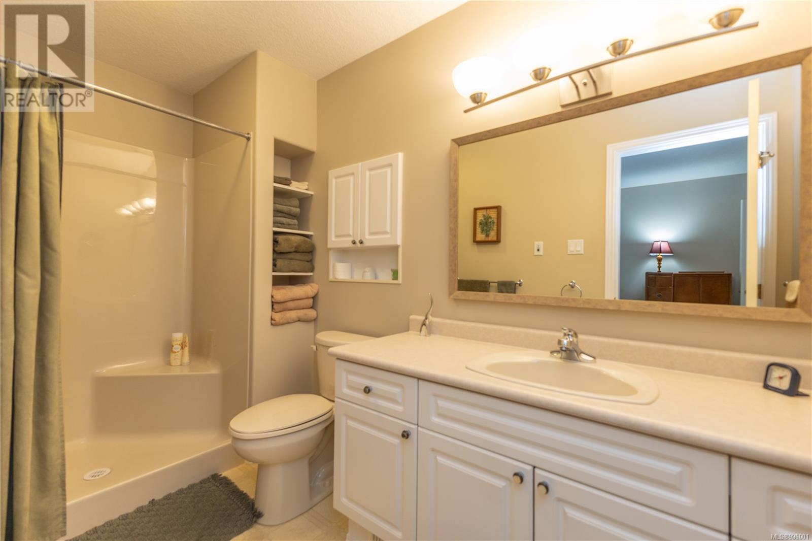 Property at 350 Stratford Dr image 2
