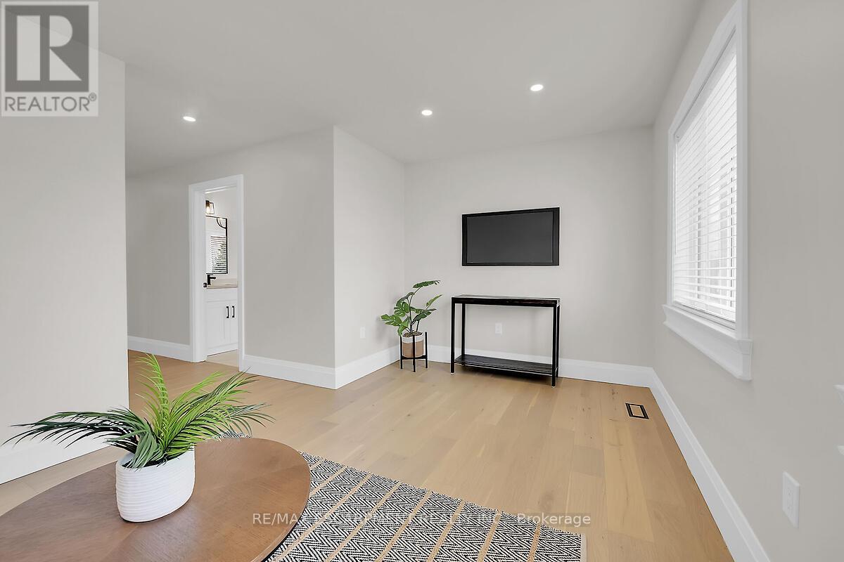 8184 Airport Road E, Hamilton (Mount Hope), Ontario  L0R 1W0 - Photo 37 - X12116797