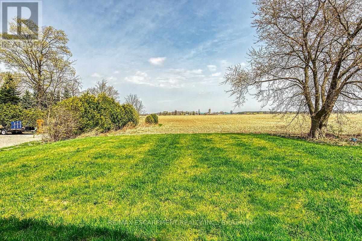 8184 Airport Road E, Hamilton (Mount Hope), Ontario  L0R 1W0 - Photo 43 - X12116797
