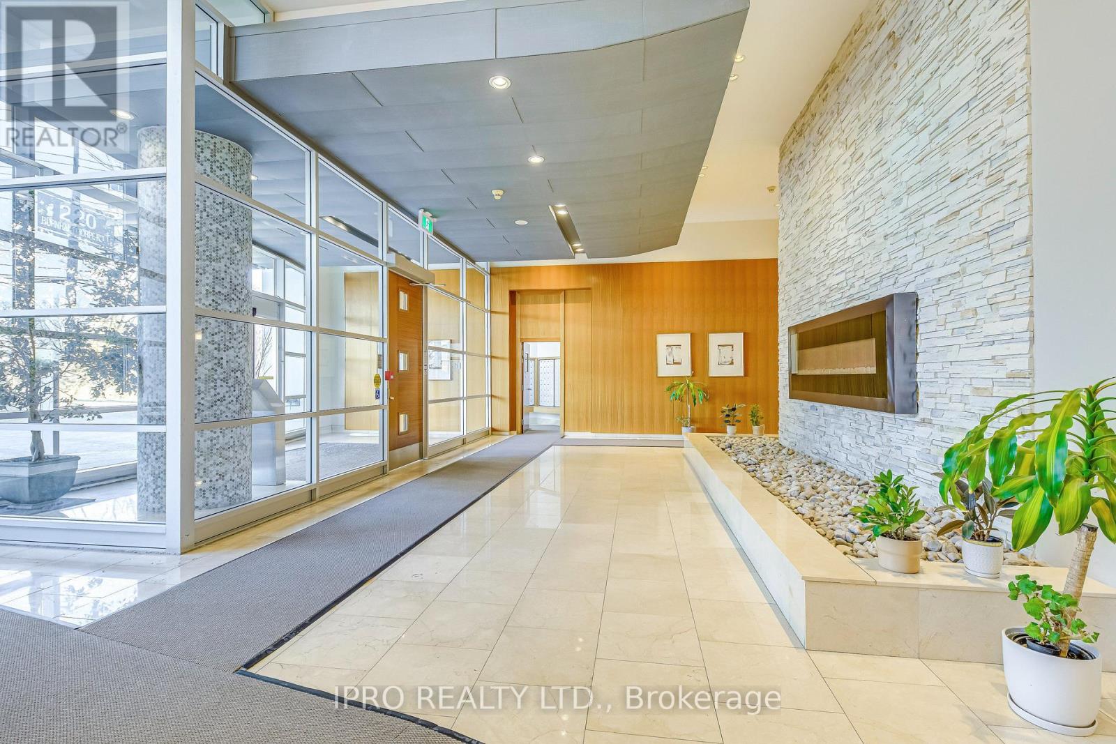 Property at 604 - 220 BURNHAMTHORPE ROAD W image 5