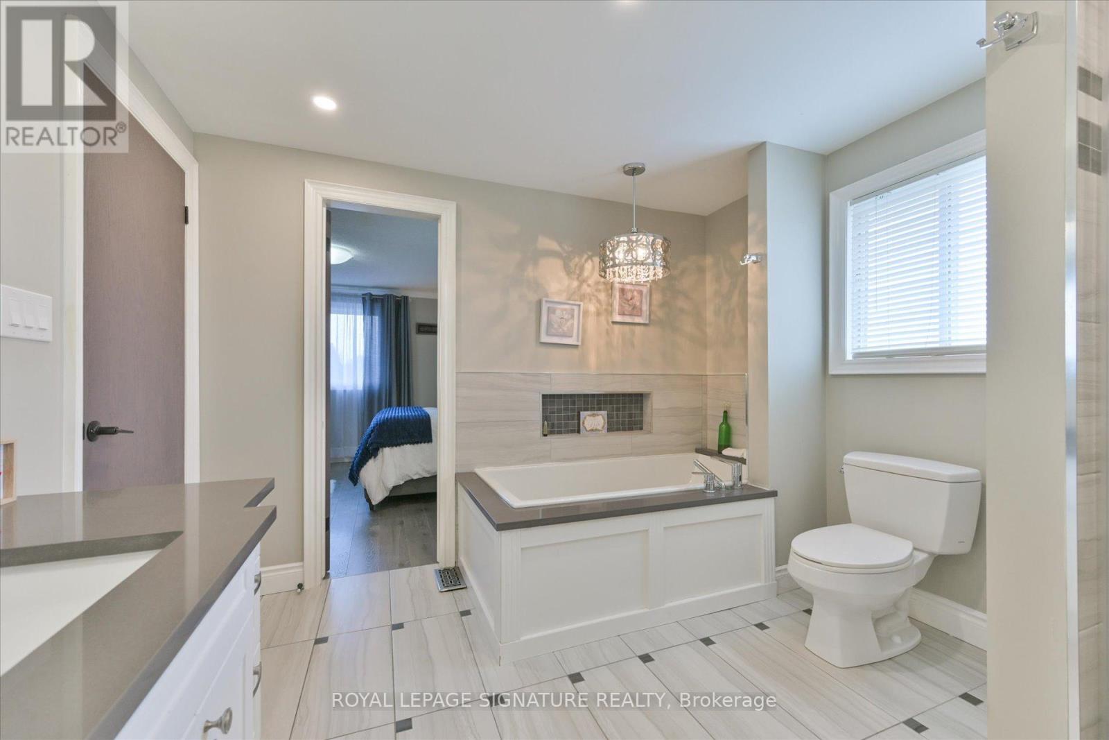 35 Orlando Drive, St. Catharines (Lakeport), Ontario  L2N 6X4 - Photo 22 - X12118402