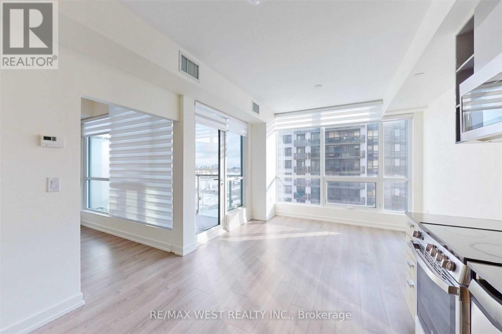1012 - 10 De Boers Drive, Toronto, Ontario  M3J 0H1 - Photo 16 - W12117523