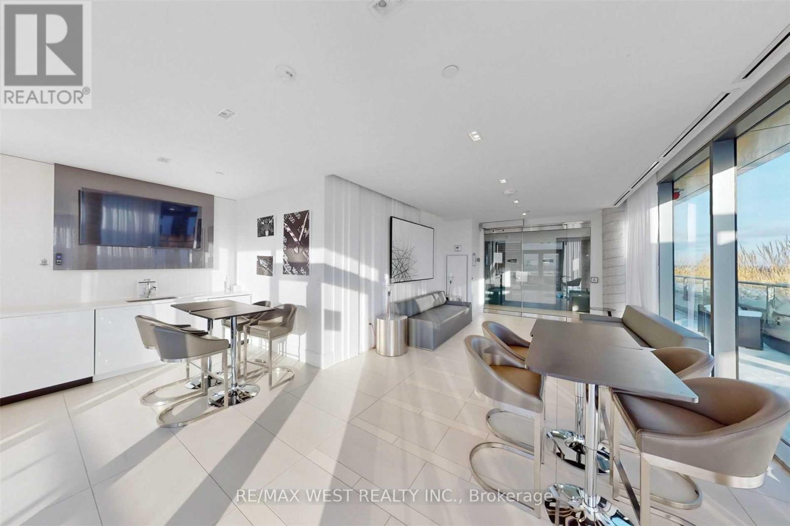 1012 - 10 De Boers Drive, Toronto, Ontario  M3J 0H1 - Photo 30 - W12117523