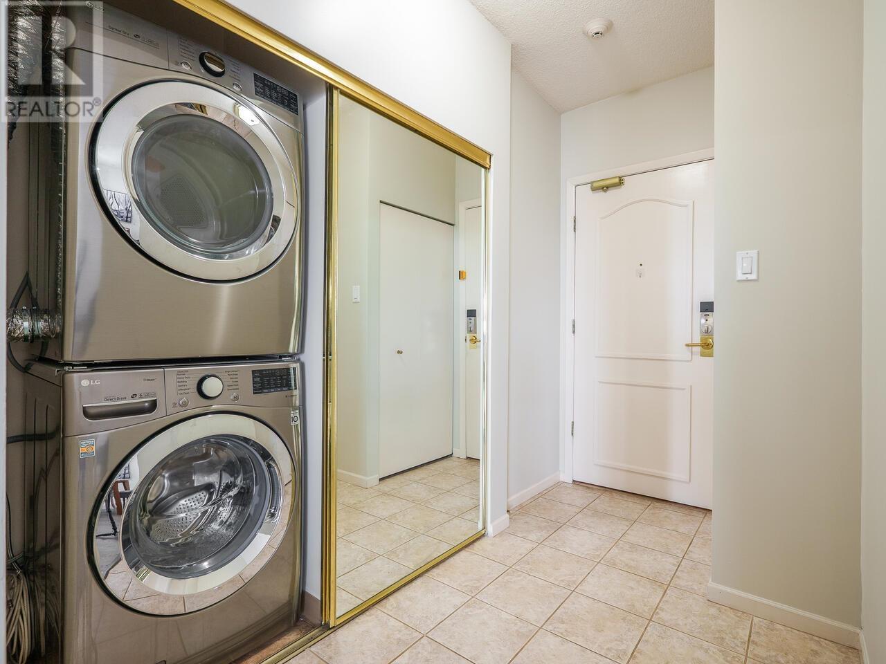 Listing Picture 5 of 31 : 1706 6888 STATION HILL DRIVE, Burnaby / 本拿比 - 魯藝地產 Yvonne Lu Group - MLS Medallion Club Member