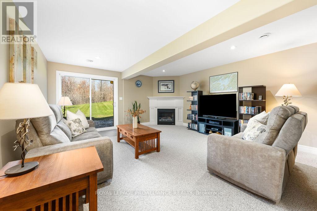 260 Smith Road, Belleville (Thurlow Ward), Ontario  K0K 3E0 - Photo 37 - X12118471