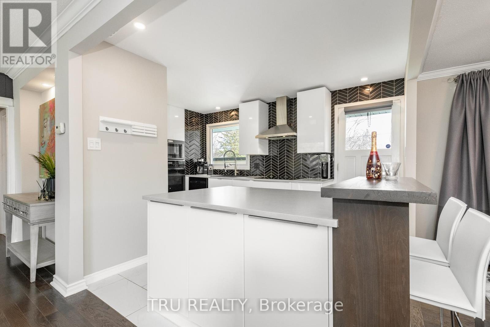 45 Dayton Crescent, Ottawa, Ontario  K2H 7N8 - Photo 17 - X12118459