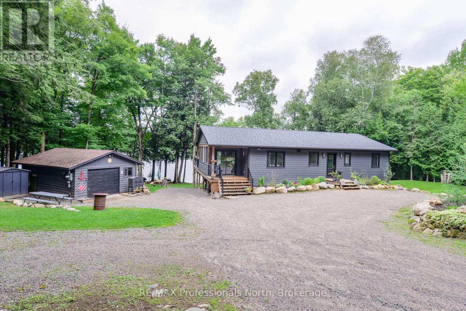 1111 Merrick Drive, Bracebridge, Ontario  P1L 1X1 - Photo 3 - X12118423