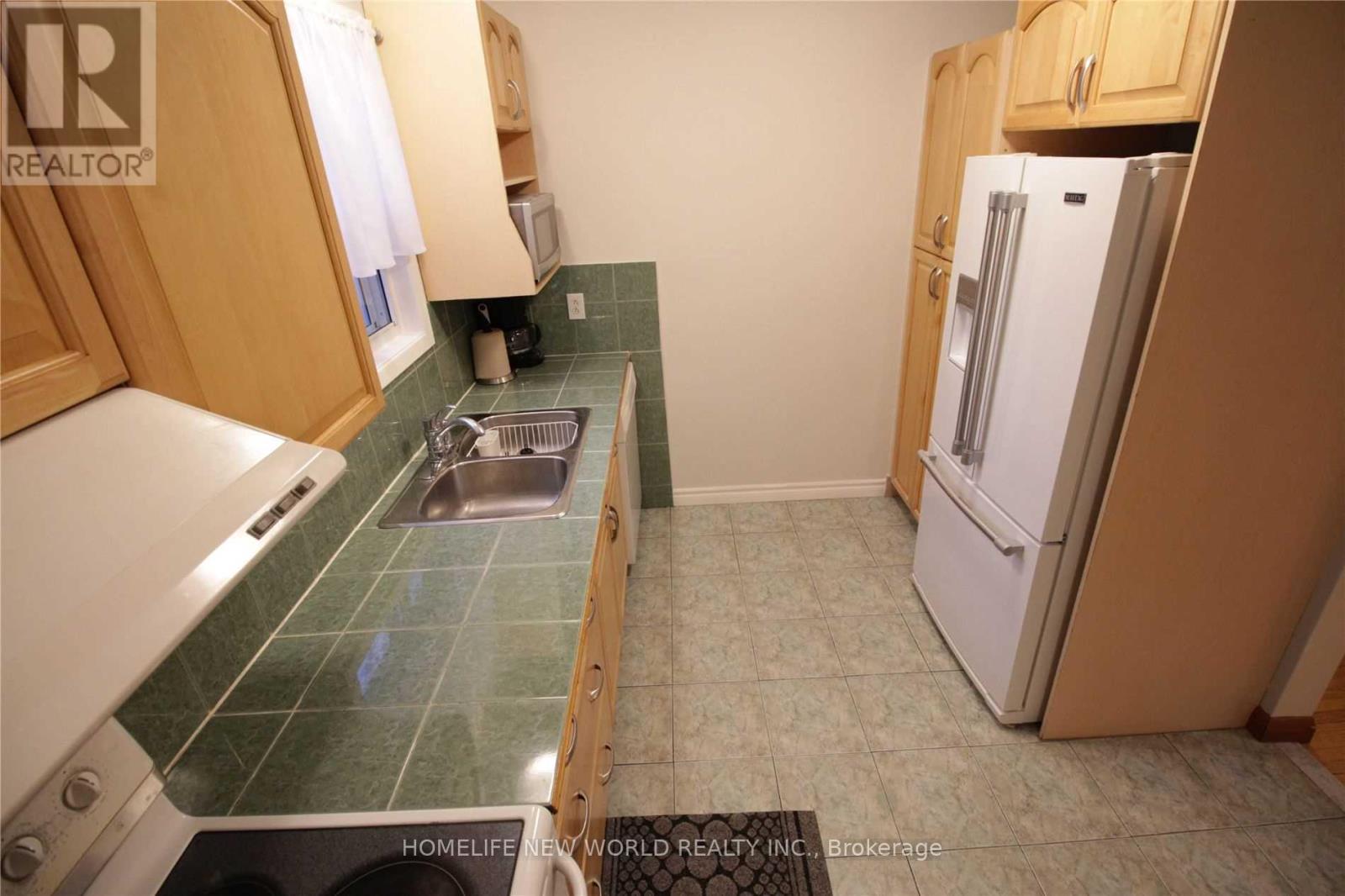 (Main) - 15 Dallington Drive, Toronto (Don Valley Village), Ontario  M2J 2G4 - Photo 5 - C12118427