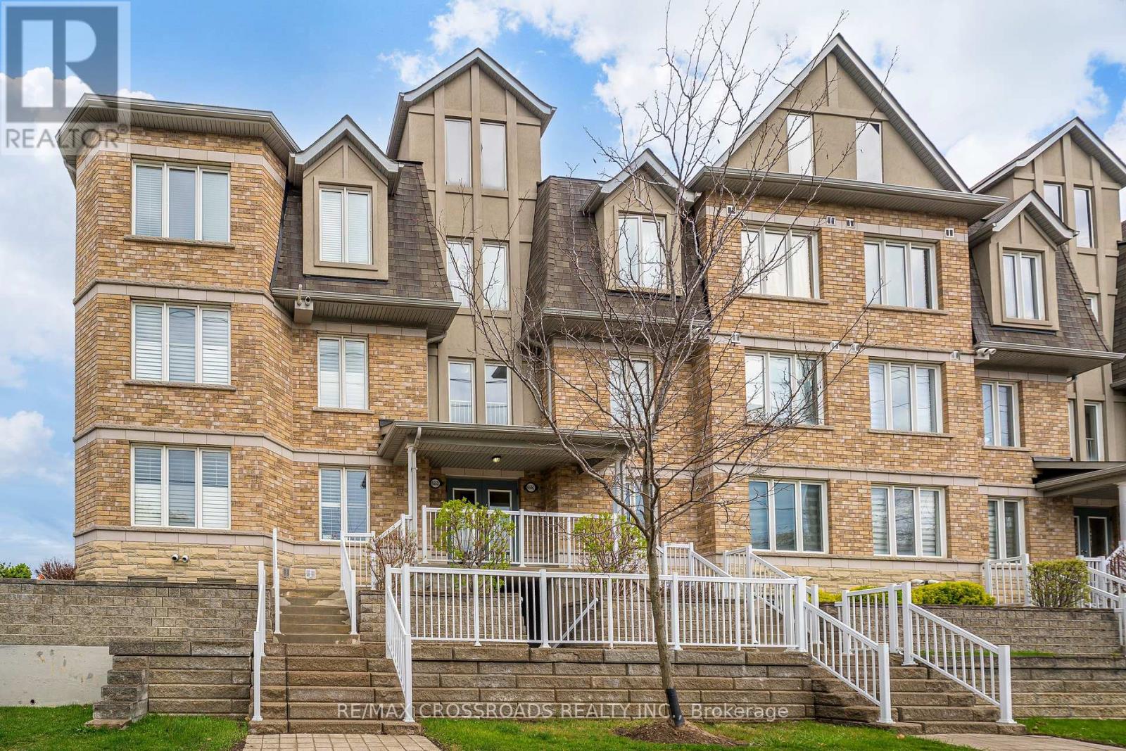 Property at 68 - 655 D WARDEN AVENUE image 2