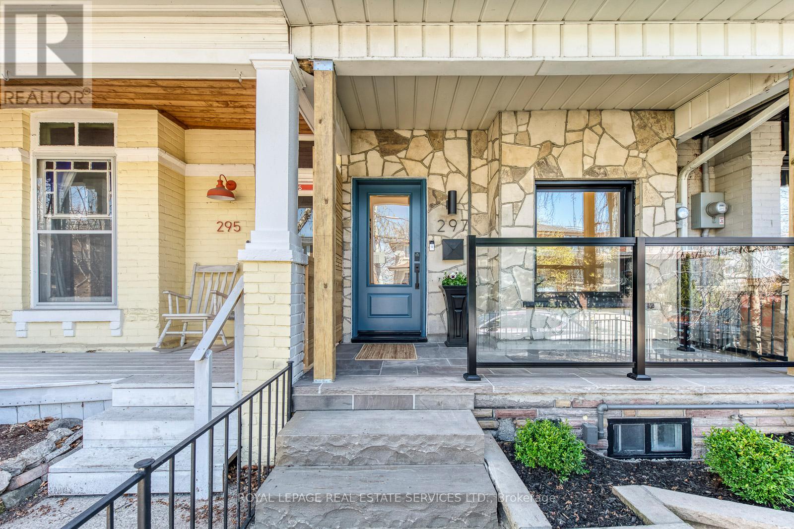 Property at 297 MARIA STREET image 3