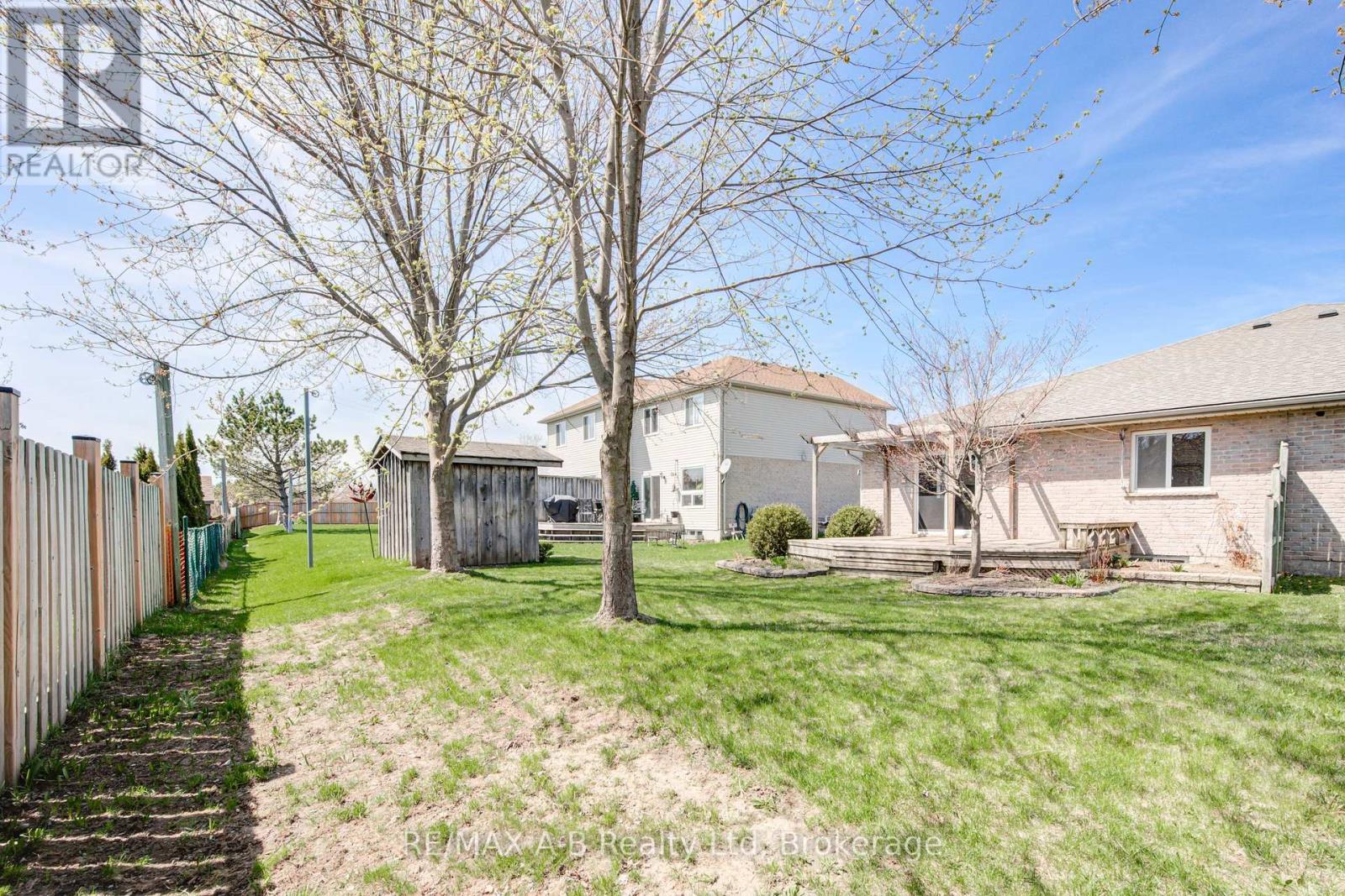 204 Frederick Court, East Zorra-Tavistock, Ontario  N0B 2R0 - Photo 8 - X12117684