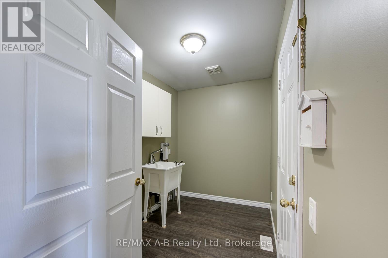 204 Frederick Court, East Zorra-Tavistock, Ontario  N0B 2R0 - Photo 26 - X12117684