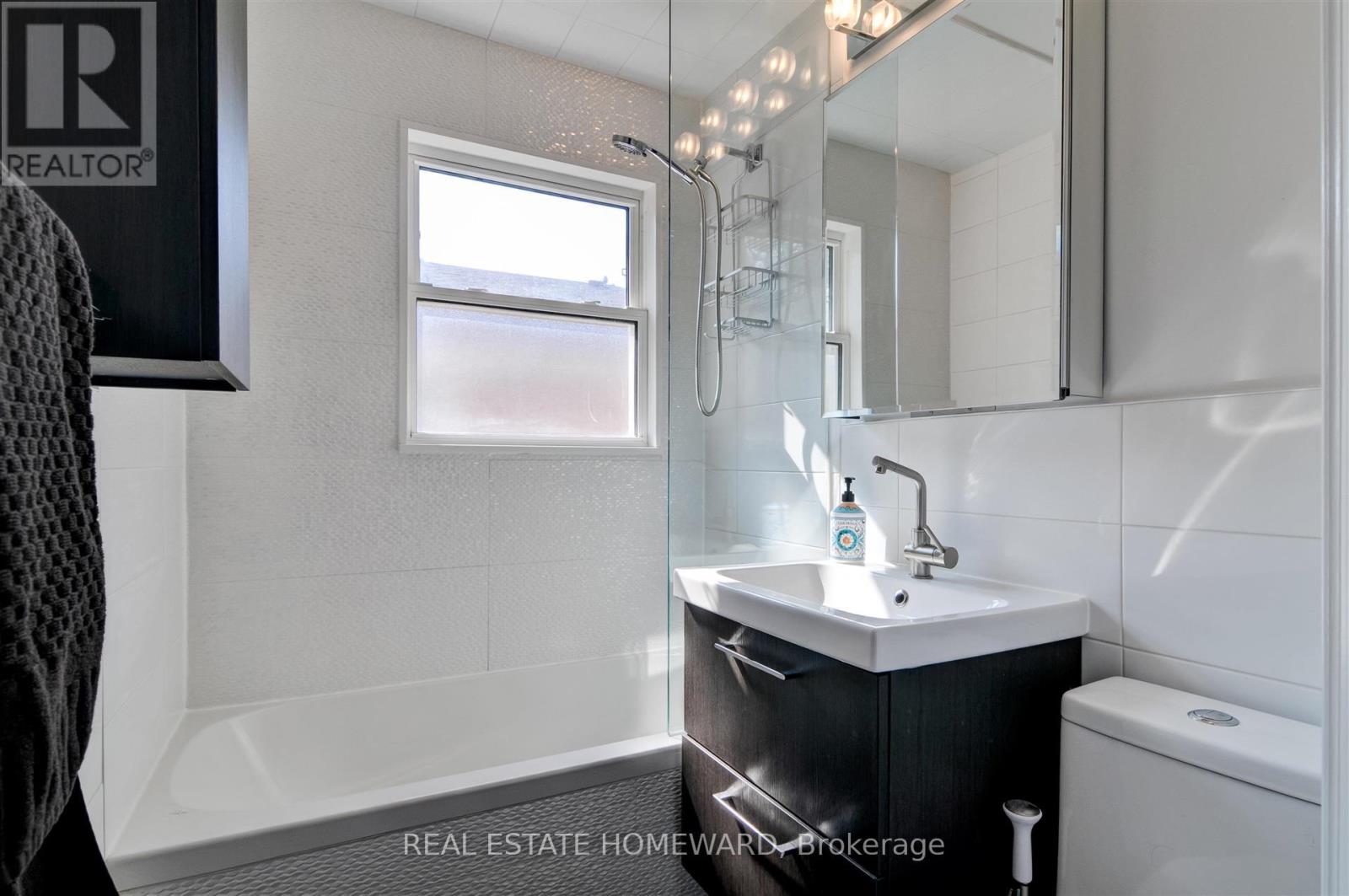 Main Floor - 21 Love Crescent, Toronto (East End-Danforth), Ontario  M4E 1V6 - Photo 28 - E12013679
