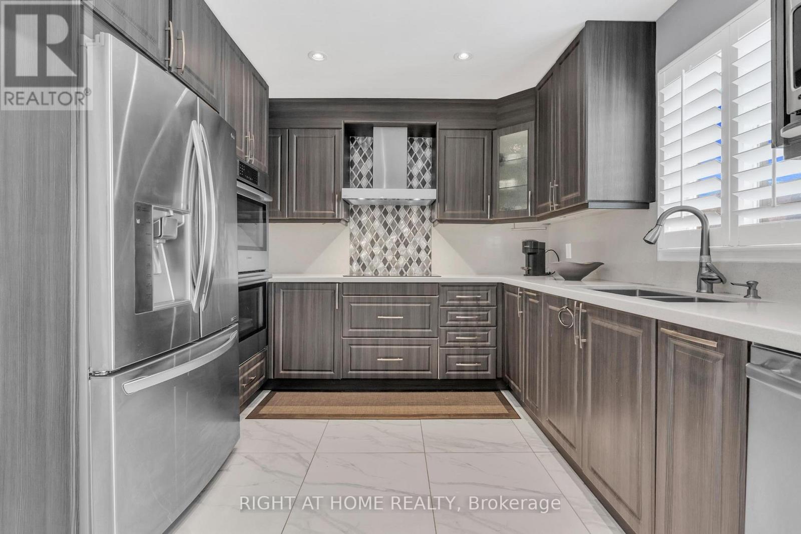 1595 Meadowfield Crescent, Mississauga, Ontario  L5M 4T5 - Photo 22 - W12114835
