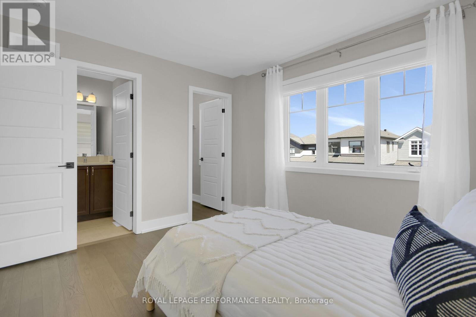 838 Henslow's Circle, Ottawa, Ontario  K4A 5H7 - Photo 37 - X12118475