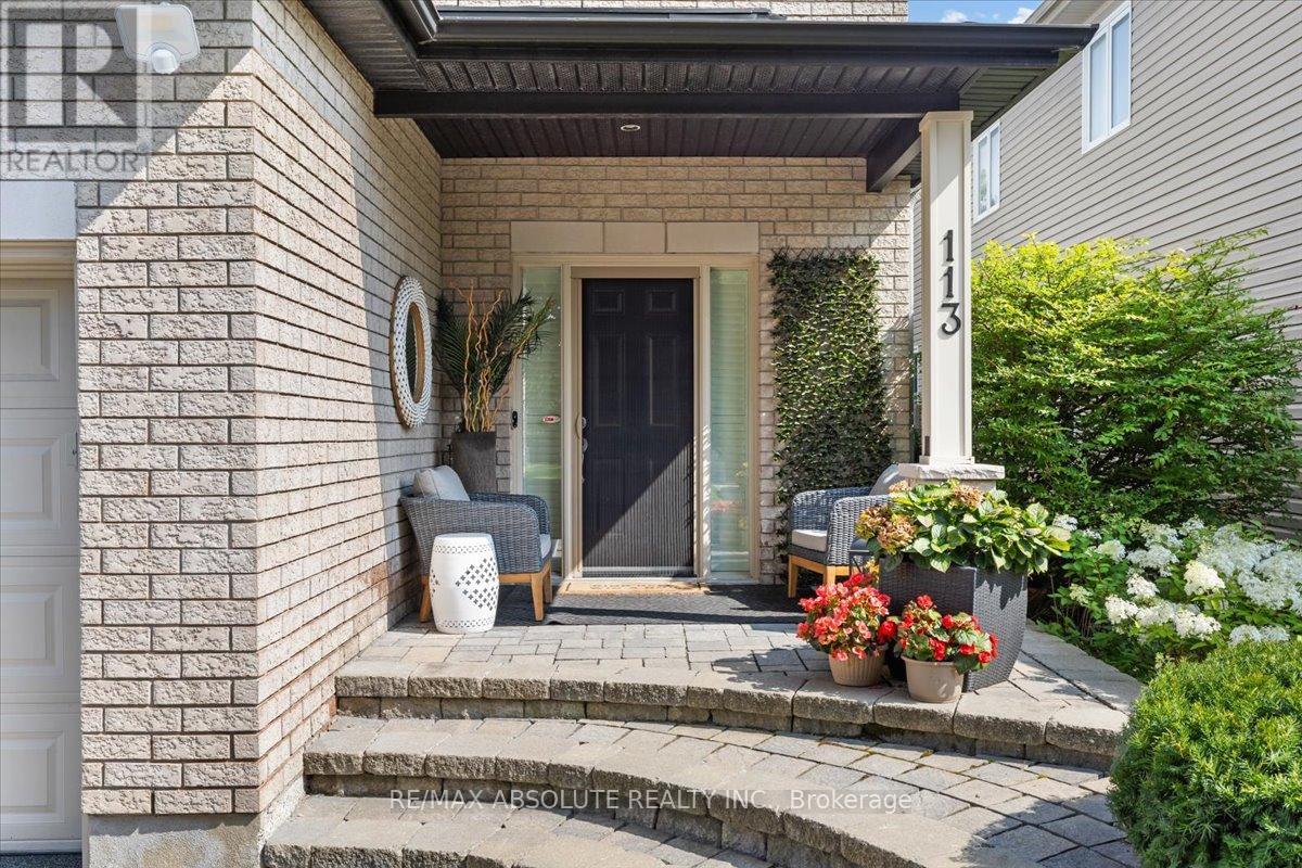 Property at 113 BANDELIER WAY image 3