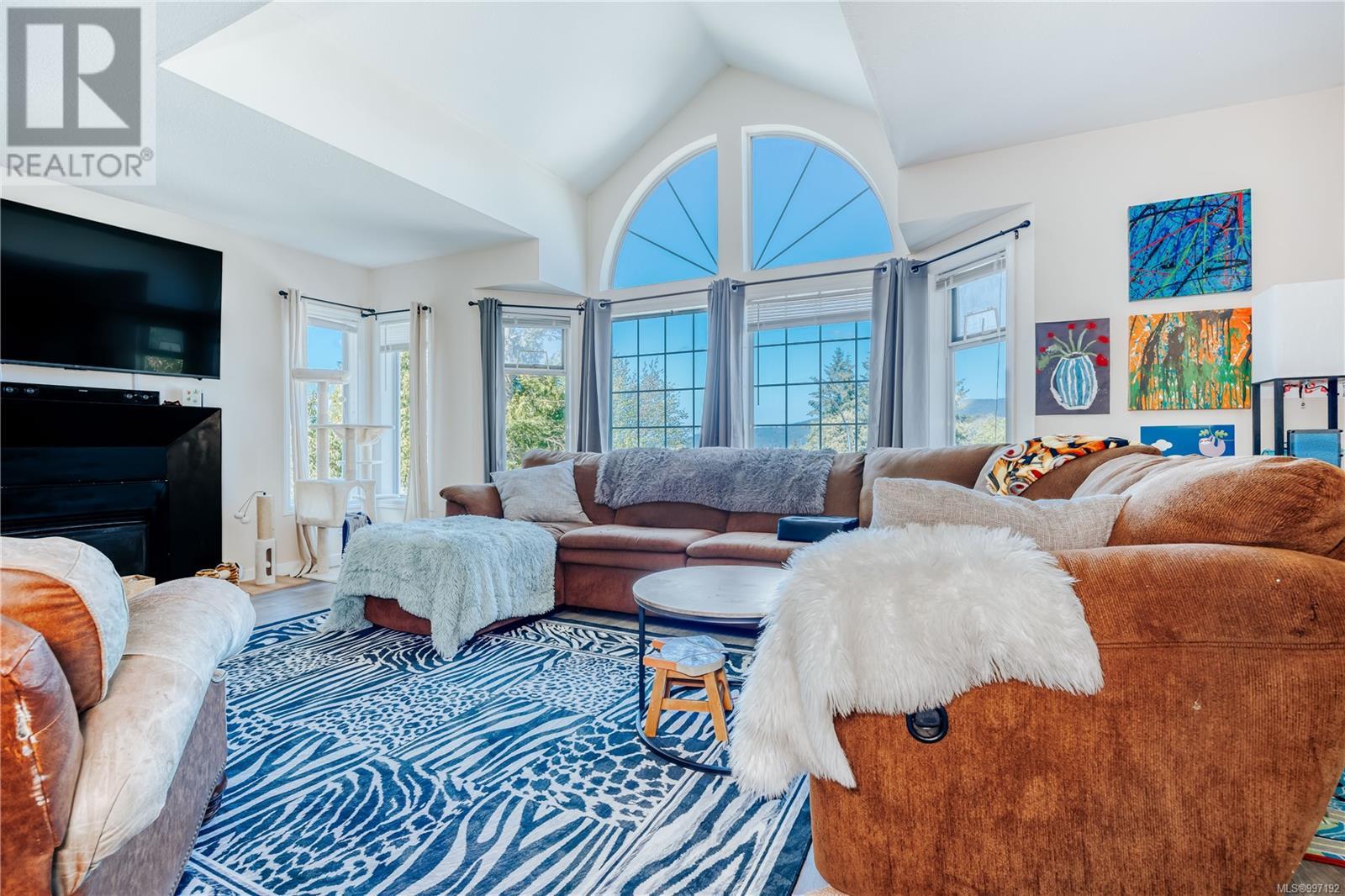 Property at 1474 Haida Rd image 4
