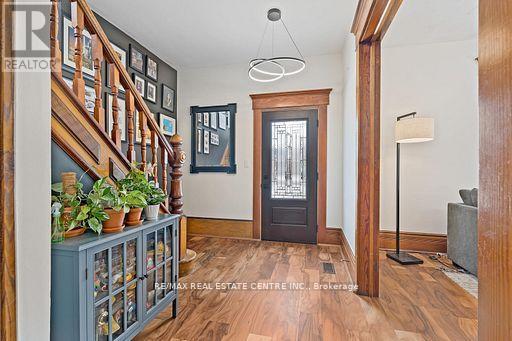 Property at 6 DUNDAS STREET W image 1