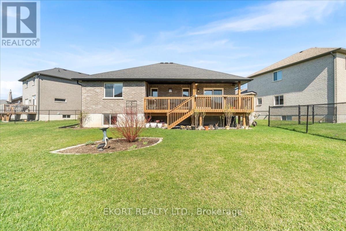 64 Farmington Crescent, Belleville, Ontario K8N 0J8 - Photo 22 - X12114937