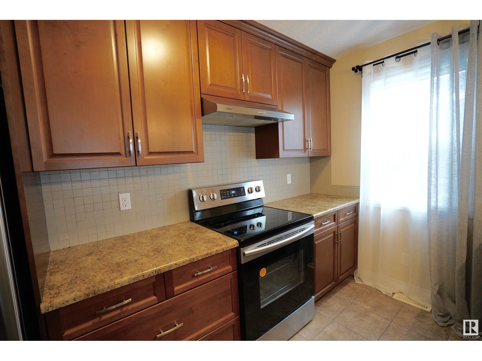 12018 65 St Nw, Edmonton, Alberta  T5W 4L7 - Photo 4 - E4433679