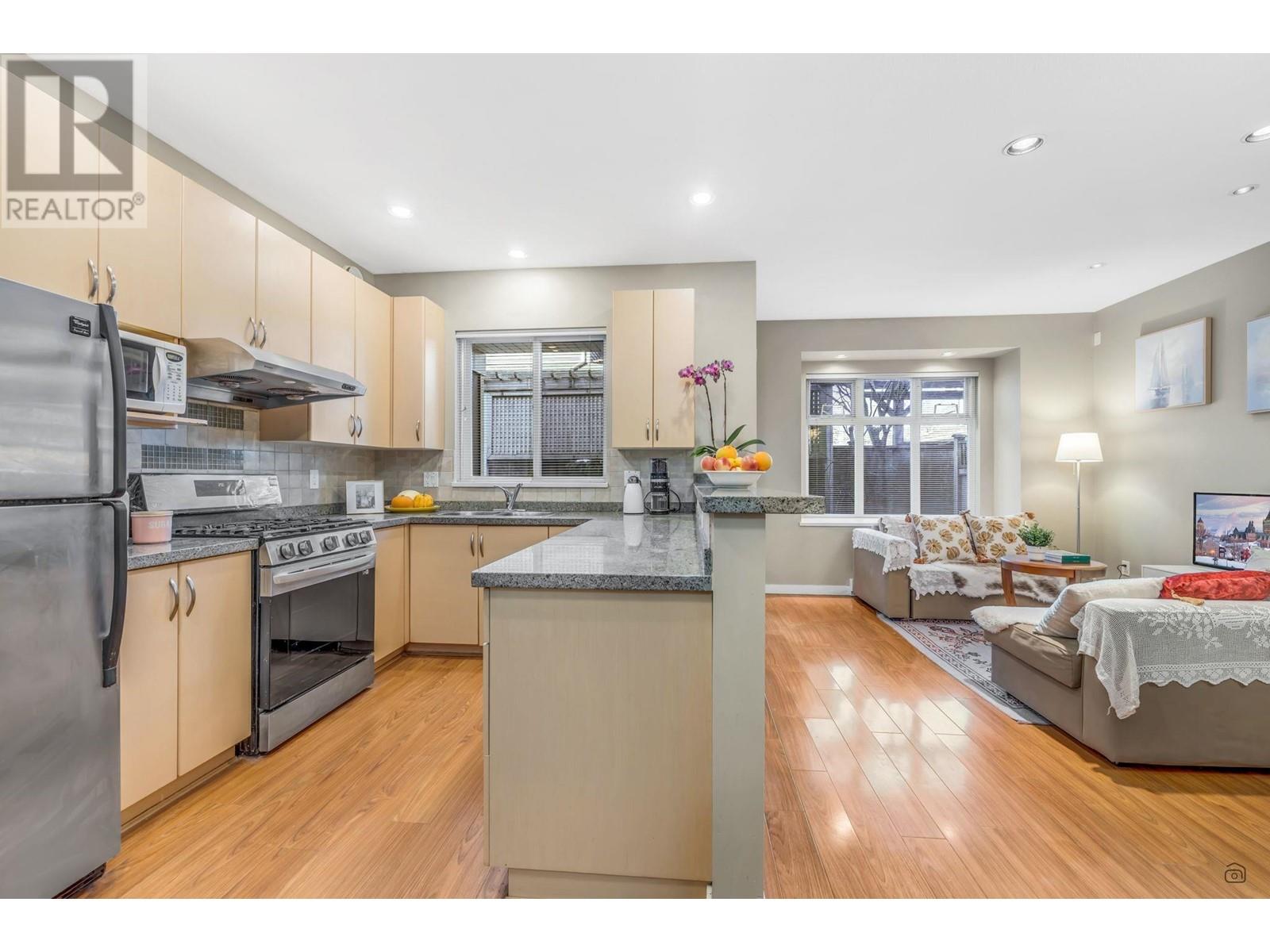 Listing Picture 7 of 27 : 16 8600 NO. 3 ROAD, Richmond / 烈治文 - 魯藝地產 Yvonne Lu Group - MLS Medallion Club Member