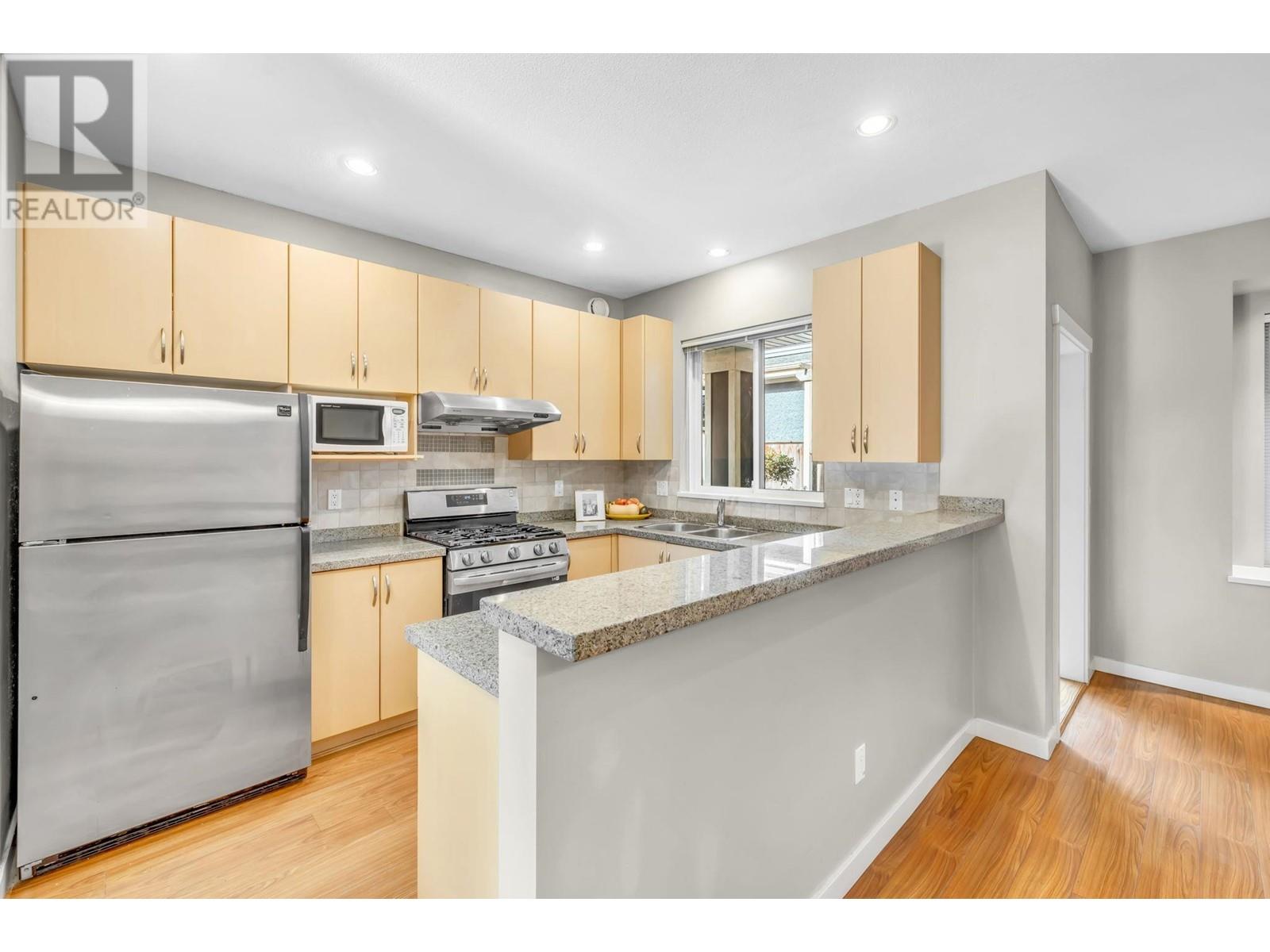 Listing Picture 8 of 27 : 16 8600 NO. 3 ROAD, Richmond / 烈治文 - 魯藝地產 Yvonne Lu Group - MLS Medallion Club Member