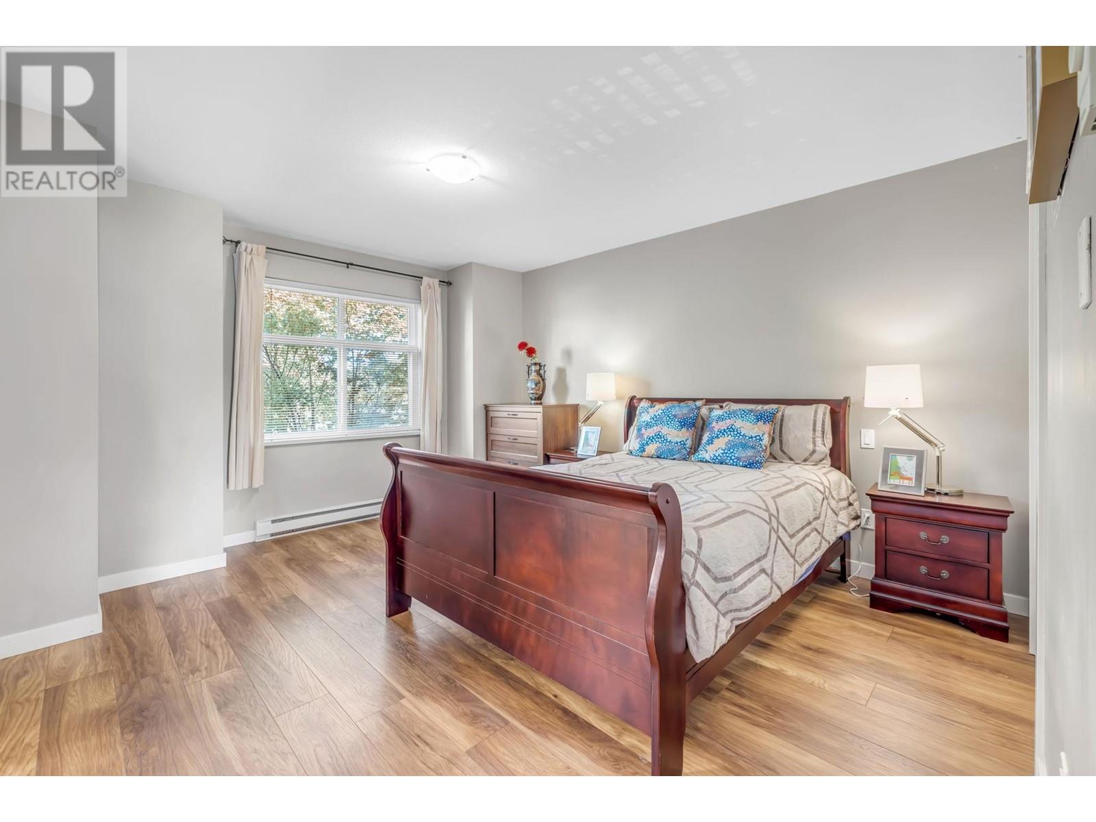 Listing Picture 17 of 27 : 16 8600 NO. 3 ROAD, Richmond / 烈治文 - 魯藝地產 Yvonne Lu Group - MLS Medallion Club Member