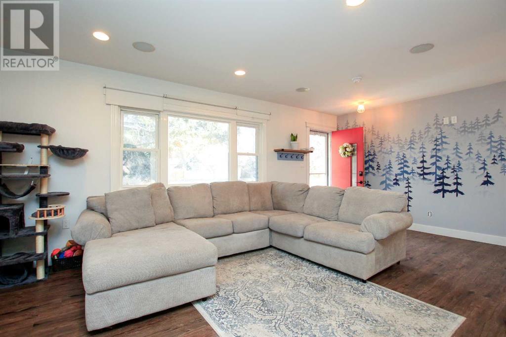 3883 Eastwood Crescent, Red Deer, Alberta  T4N 2W3 - Photo 4 - A2210124