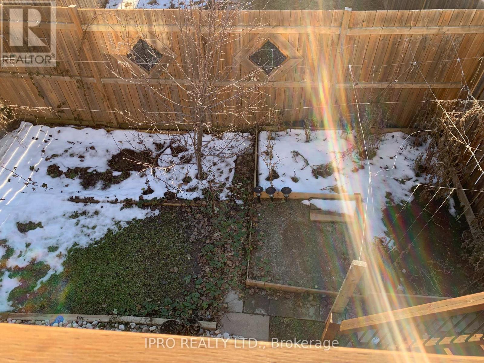 79 Oakes Crescent, Guelph, Ontario  N1E 0J5 - Photo 8 - X12118484