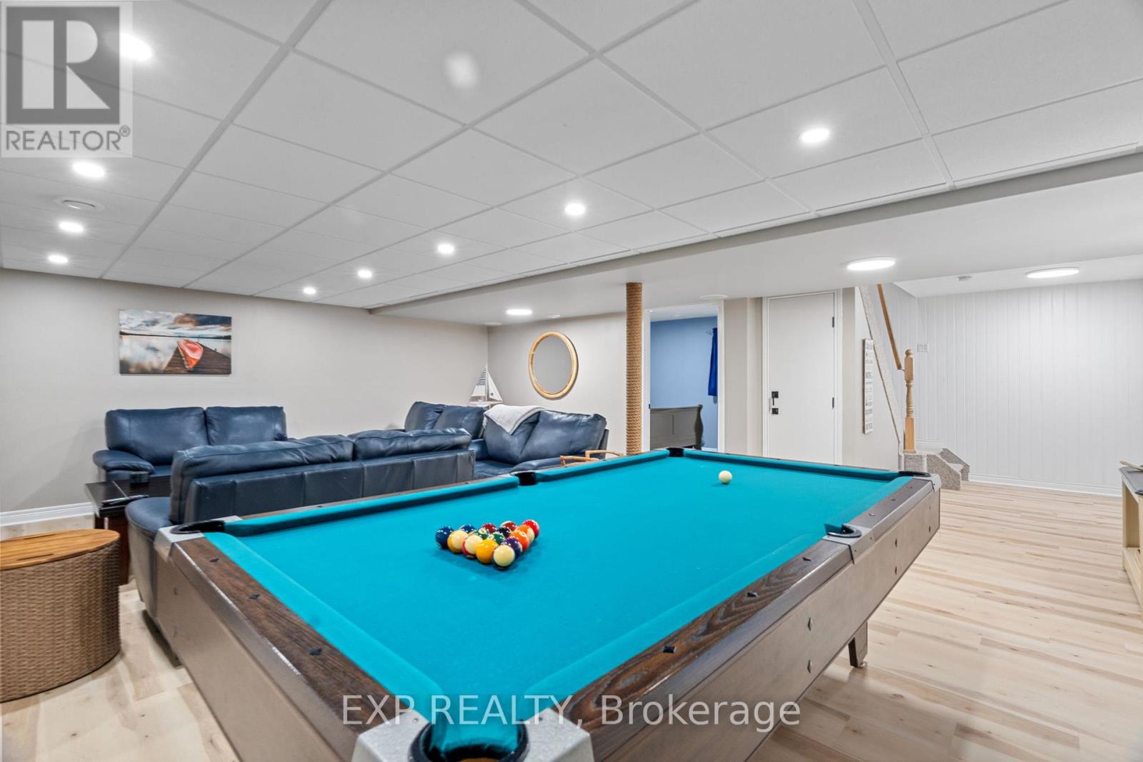 7652 Riverside Drive, Lambton Shores, Ontario N0M 2L0 - Photo 29 - X12118521