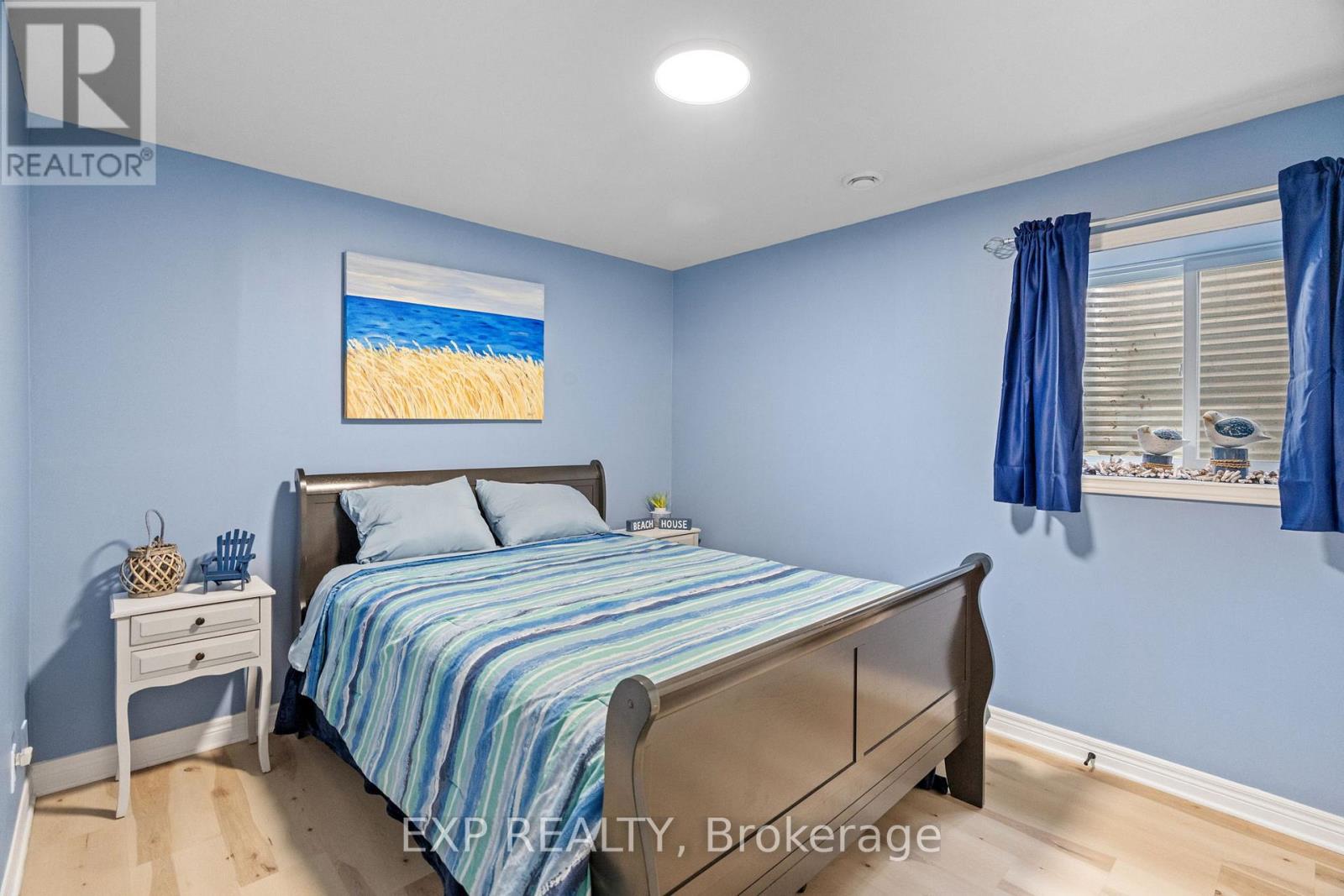 7652 Riverside Drive, Lambton Shores, Ontario N0M 2L0 - Photo 31 - X12118521
