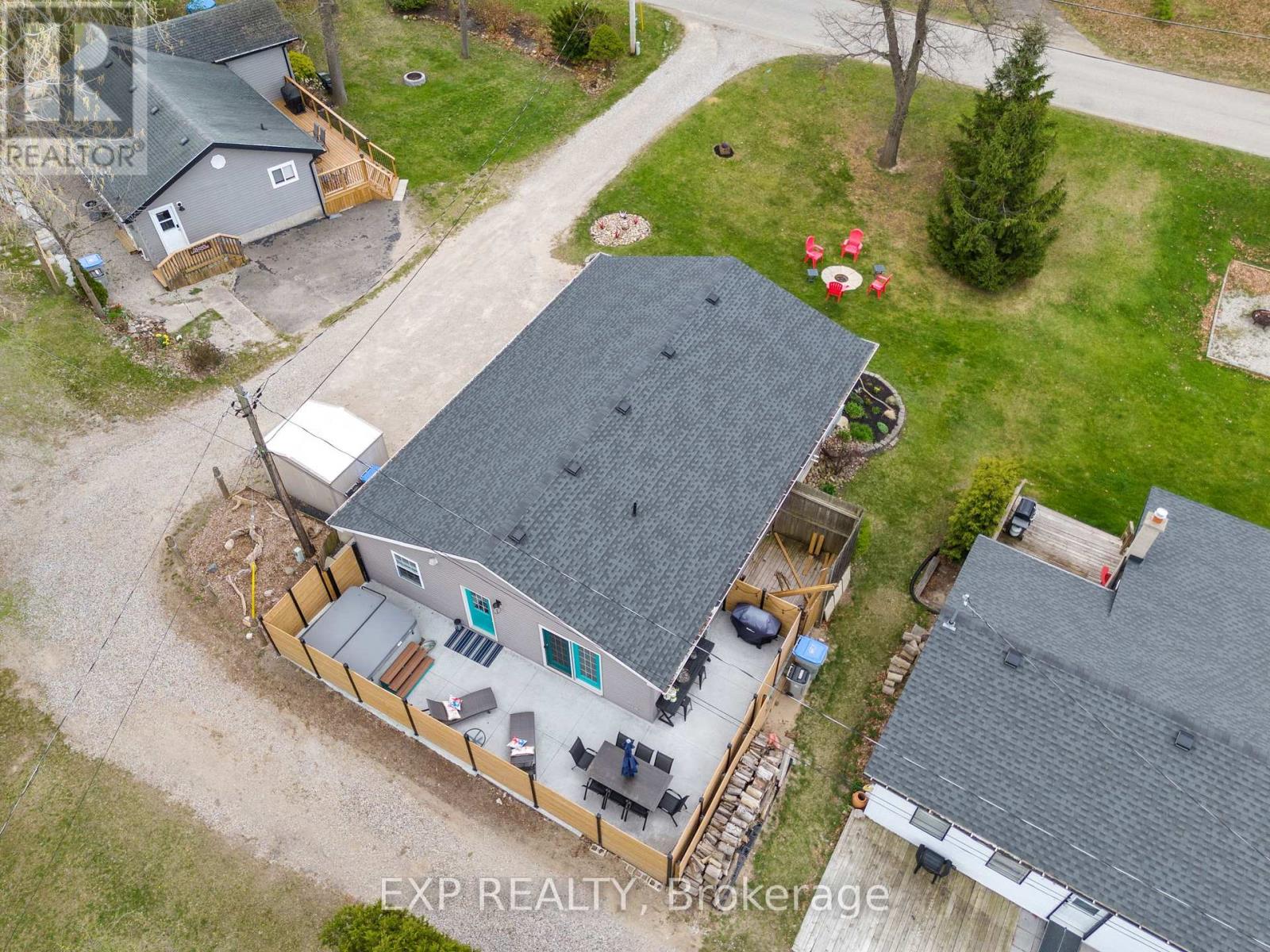 7652 Riverside Drive, Lambton Shores, Ontario N0M 2L0 - Photo 47 - X12118521