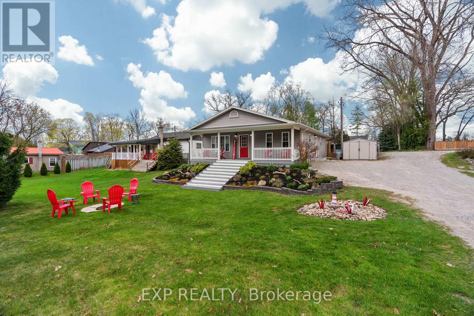 7652 Riverside Drive, Lambton Shores, Ontario N0M 2L0 - Photo 5 - X12118521