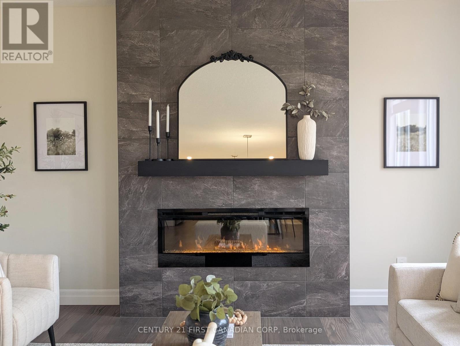 135 Aspen Circle, Thames Centre, Ontario N0M 2P0 - Photo 37 - X12118530