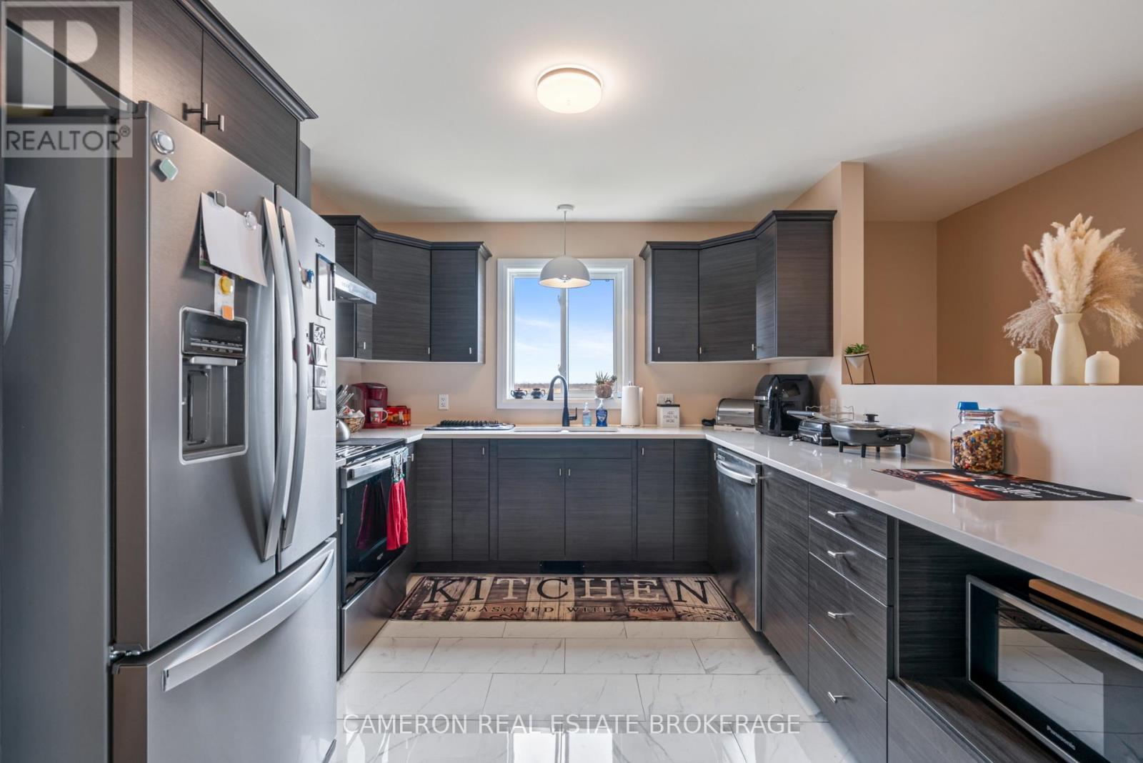 87 Portland Drive, Cornwall, Ontario  K6H 0J5 - Photo 5 - X12118510
